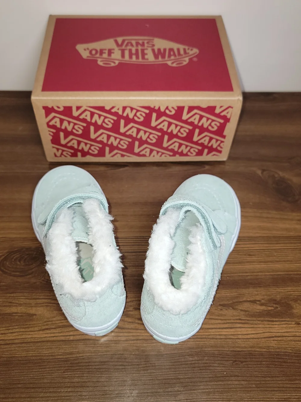 Vans Kids Sk8-Mid Reissue V Light Mint with Faux Fur Lining - Size 9 Toddler - Picture 4 of 5